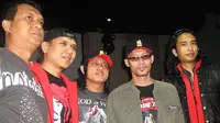 Vakum, Personel Band Padi Tetap Saling Berhubungan