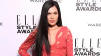 Jessie J belakangan sedang merasa bahagia lantaran ia sadar telah dilahirkan sebagai wanita seksi. (sumber: Huffingtonpost)