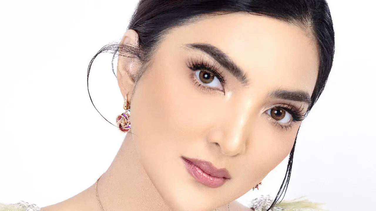 Gaya Stunning dan Mewah Ashanty Kenakan Perhiasan Lokal