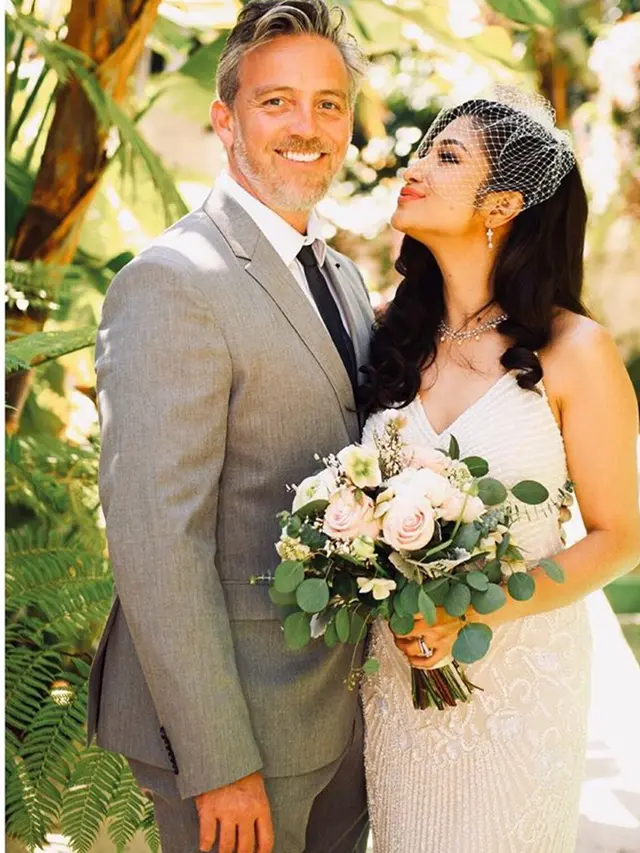 6 Momen Pernikahan Rahma Azhari dengan Pria Bule, Bahagia Dihadiri Saudara