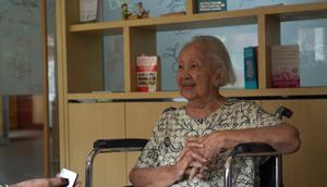 Gaya Hidup Sederhana Tanpa Memaksa Diri, Kunci Sehat Prof. Dr. Saparinah Sadli Jelang Usia Satu Abad. Foto: Psikologi UI.