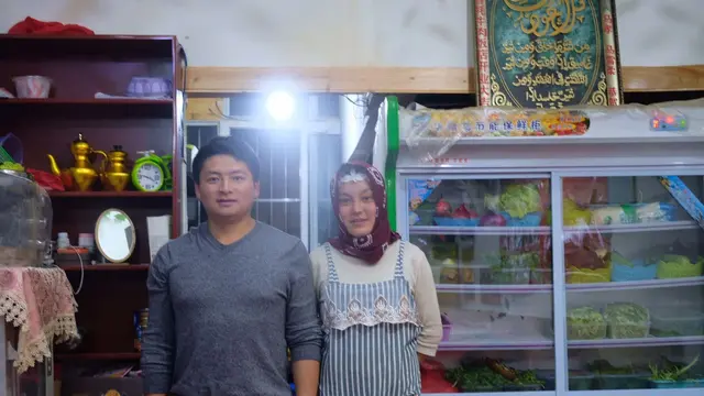 Pemilik salah satu resto di Shangrila beragama muslim dari suku Hui. (Dok. Dewi Choiriyah)