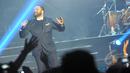 Penampilan Michael Graham mengobati kerinduan pengemarnya dalam konser A Night of Reunion, Boyzone: Back Again No Matter What, di Istora Senayan, Jakarta, Jumat (22/5/2015). (Liputan6.com/Panji Diksana)
