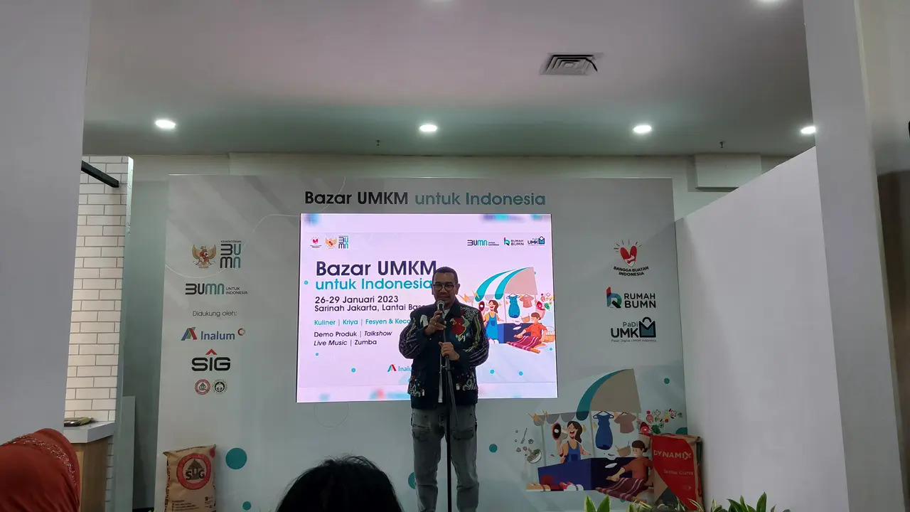 Staf Khusus Menteri BUMN Arya Sinulingga dalam Bazar UMKM untuk Indonesia di Sarinah, Kamis (26/1/2023)