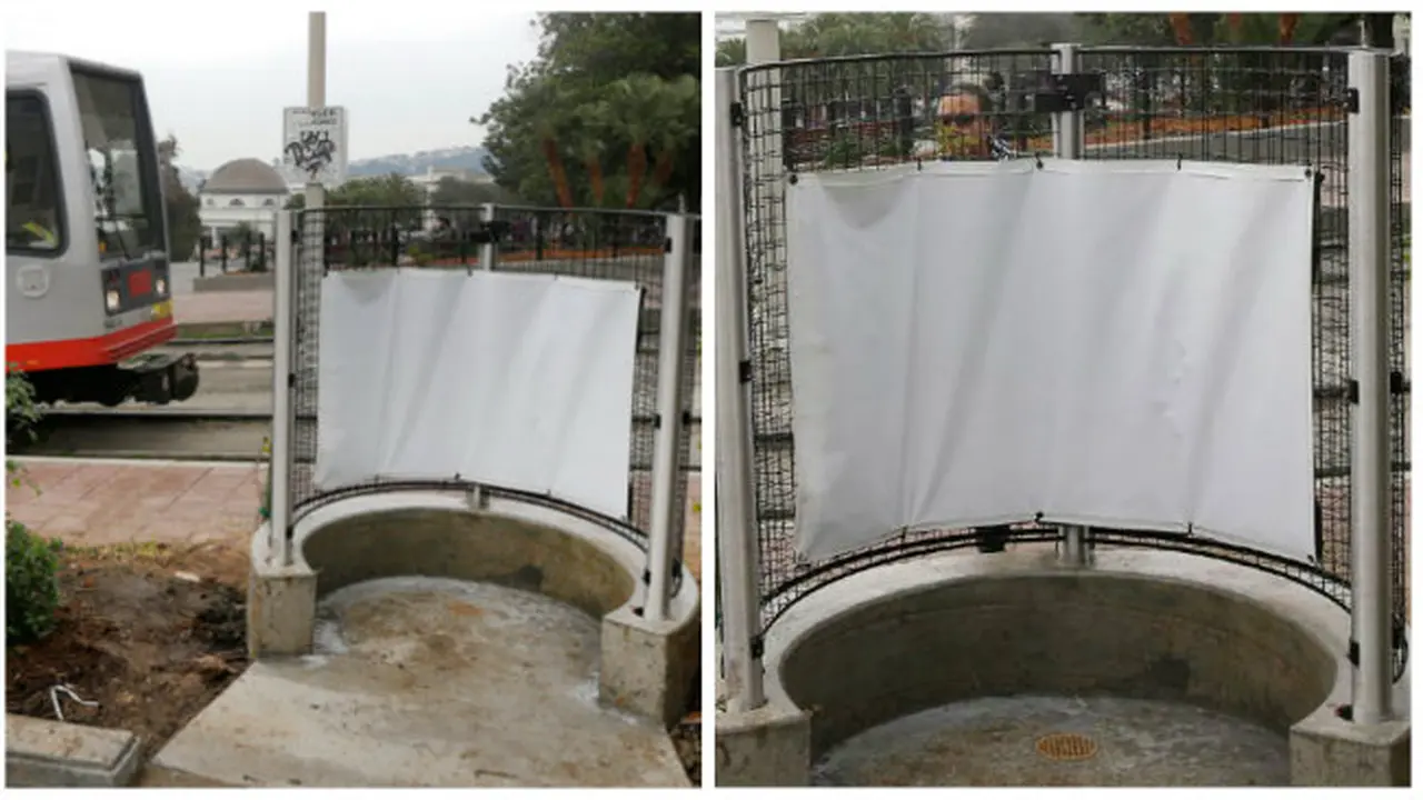 Unik, Taman DenganFasilitas Urinal Ruang Terbuka