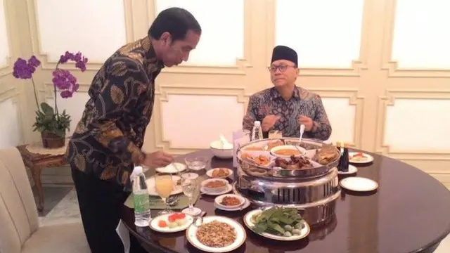 Presiden Jokowi dan Zulkifli Hasan Bertemu di Istana, Ada Apa?
