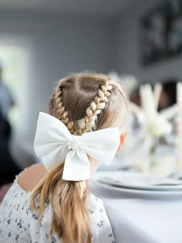 3. Kombinasi Kuciran dan Kepang Palsu