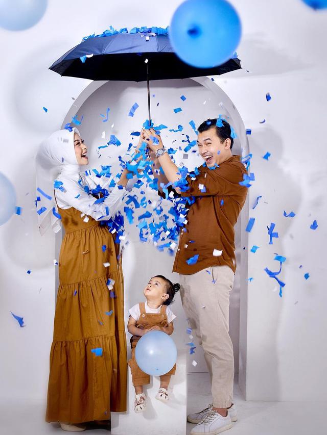 Bintang Ikatan Cinta, Ikbal Fauzi dan Novia Giana segera dikaruniai anak kedua berjenis kelamin laki-laki (Foto: @lensa_photographyvideography @abebagusrusiswan via Instagram ikbalfauzi_)