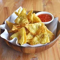 ilustrasi keripik bawang/copyright Shutterstock