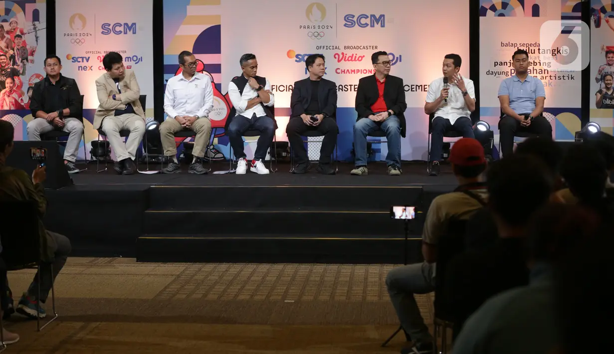 Peraih emas Olimpiade Athena 2004, Taufik Hidayat menjelaskan kesiapan tim tunggal putra Indonesia untuk menghadapi ajang Olimpiade Paris 2024. (Liputan6.com/Helmi Fithriansyah)