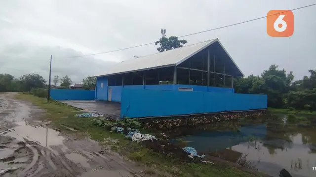 Kawasan Hutan Mangrove di Desa Nisombalia, Kabupaten Maros, Sulsel digundul lalu dibanguni Bank Sampah Induk serta memiliki SHM. (Liputan6.com/Ahmad Yusran)
