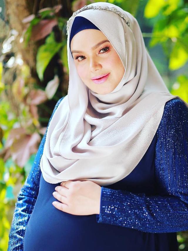 Siti Nurhaliza melahirkan melalui operasi caesar./Copyright instagram.com/ctdk