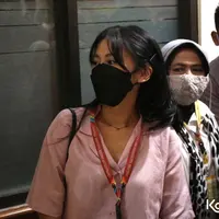 Tyna Kanna Hadiri Sidang Cerai Perdana (Bayu Herdianto/© KapanLagi.com)