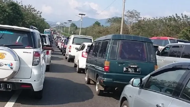 Arus Balik Tol Cileunyi