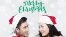 Walaupun tak merayakan Hari Raya Natal, akan tetapi Verrell Bramasta turut mengucapkan Selamat Natal. Ia terlihat memakai topi Santa, selain itu ia tampak berpose dengan Natasha Wilona. (Foto: instagram.com/bramastavrl)