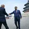 Presiden Tiongkok, Xi Jinping (kanan) dan Presiden Amerika Serikat (AS), Donald Trump berjabat tangan di Temple of Heaven, Beijing, Kamis 14 Mei 2026. (Brendan Smialowski/Pool Photo via AP)