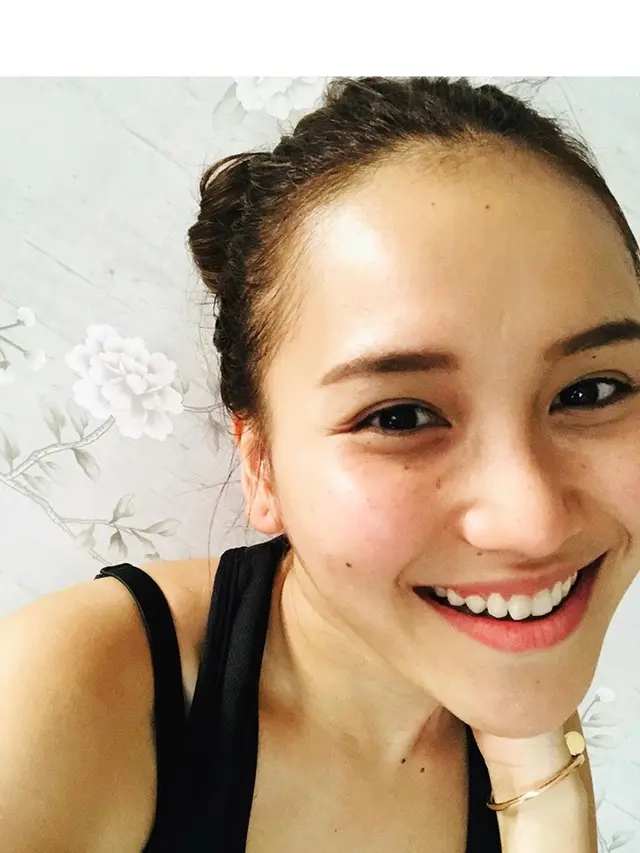 7 Potret Ayu Ting Ting Tanpa Makeup, Tetap Memesona