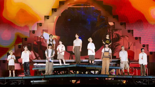 Outfit Member SEVENTEEN saat Konser Right Here Jakarta. dok. PLEDIS Entertainment