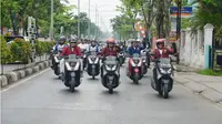 Gaya Menhub Budi Karya Naik Motor untuk Kampanye 'Safety Riding' (Liputan6.com/BKIP Kemenhub)