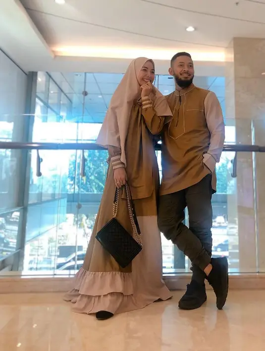 Dalam keterangan foto yang ditulis, Metha banyak berbagi cerita dan bagaimana ia memaknai hidup. (Foto: Instagram/methayuna)