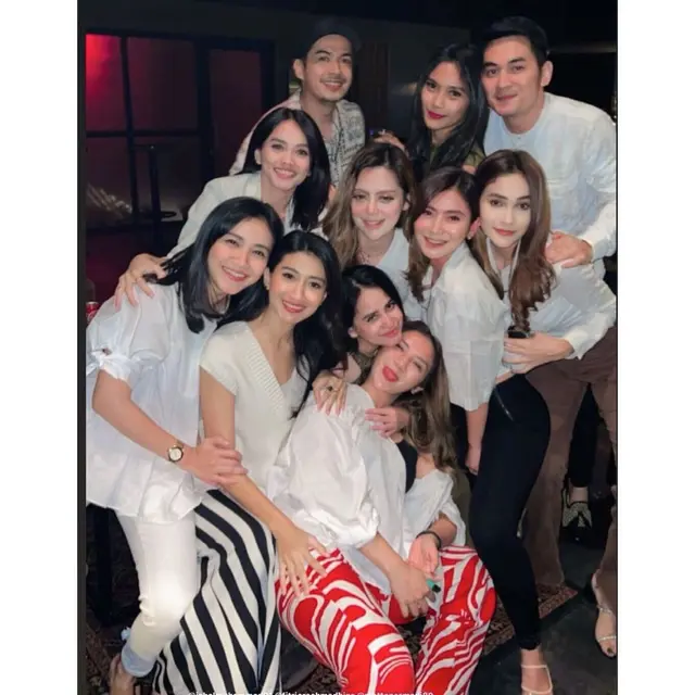 bintang FTV Suara Hati Istri mengadakan buka puasa bersama (Foto: Instagram/@windapuspitha)