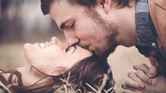 6 Kesalahan Dalam Ciuman Apa Anda Masih Melakukannya Lifestyle Liputan6 Com Sebelum ciuman anda harus tau beberapa hal mulai dari. 6 kesalahan dalam ciuman apa anda