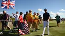Pegolf Inggris, Justin Rose meninggalkan lapangan usai berkompetisi pada nomor perseorangan putra di Olimpiade 2016, Kamis (11/8). Sepanjang kariernya, Rose sudah meraih 19 gelar juara, terakhir kali di Hong Kong Open, Oktober 2015. (Jim WATSON/AFP) 