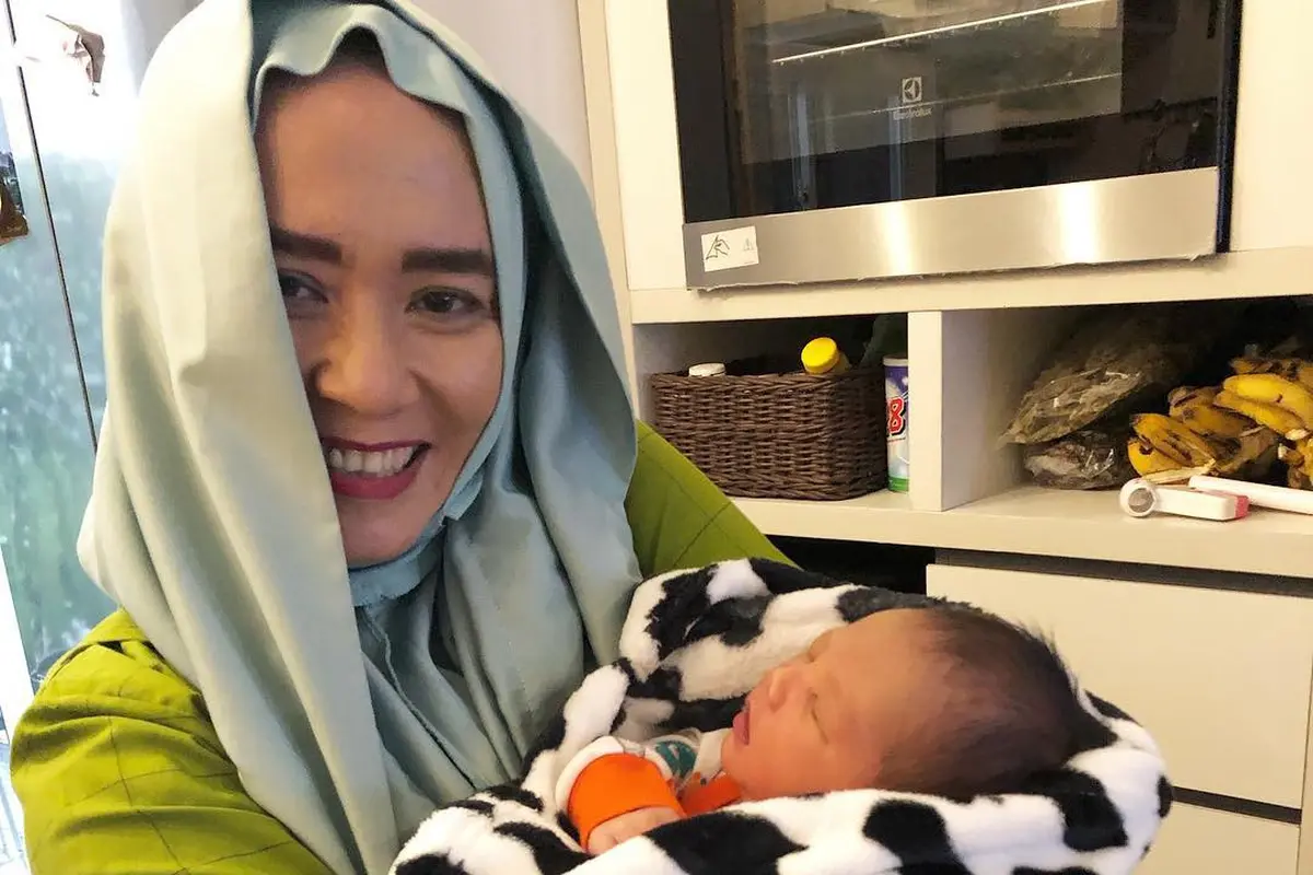 Inara Rusli dan Mercy Lubis