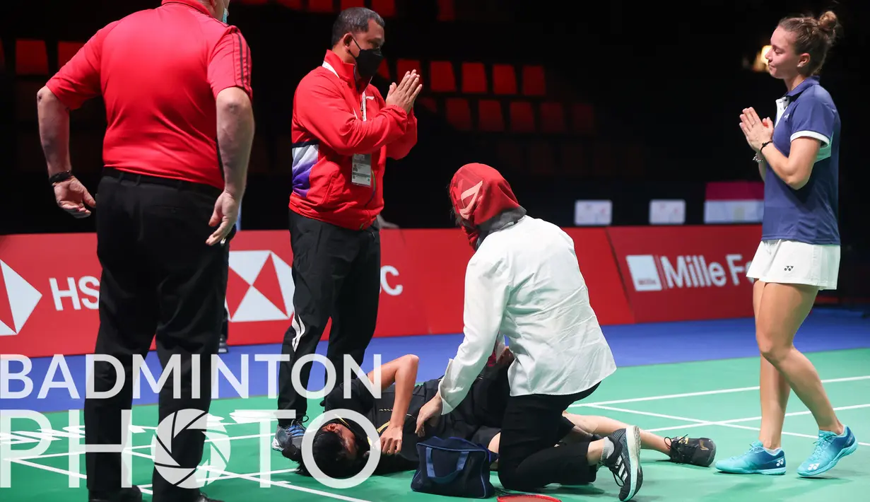 Pertandingan tersebut akhirnya dimenangkan oleh Yaelle Hoyaux dan merupakan poin pertama Prancis setelah kalah di tiga partai sebelumnya. Hal tersebut juga membuat Indonesia gagal mendapatkan poin sempurna di matchday kedua ini. (Badminton Photo/Yves Lacroix)