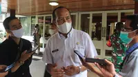 Plt Kepala Dinas Kesehatan Kabupaten Blora, Edi Widayat ketika diwawancarai awak media. (Liputan6.com/Ahmad Adirin)