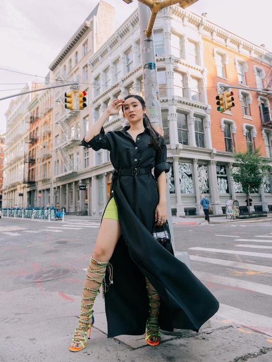 Febby tampak cantik dan elegan mengenakan fashion look dari Erigo x head to toe di New York Fashion Week/copyright instagram/febbyrastanty