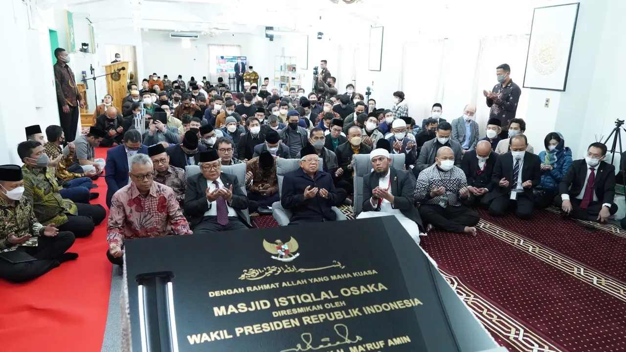 Wakil Presiden (Wapres) Ma’ruf Amin meresmikan Masjid Istiqlal Osaka (MIO) yang dibangun masyarakat Indonesia di Jepang, Senin (6/3/2023).