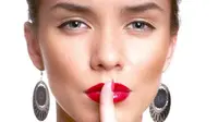 Editors Choice: 4 Lipstik Musim Semi Terbaik Tahun Ini