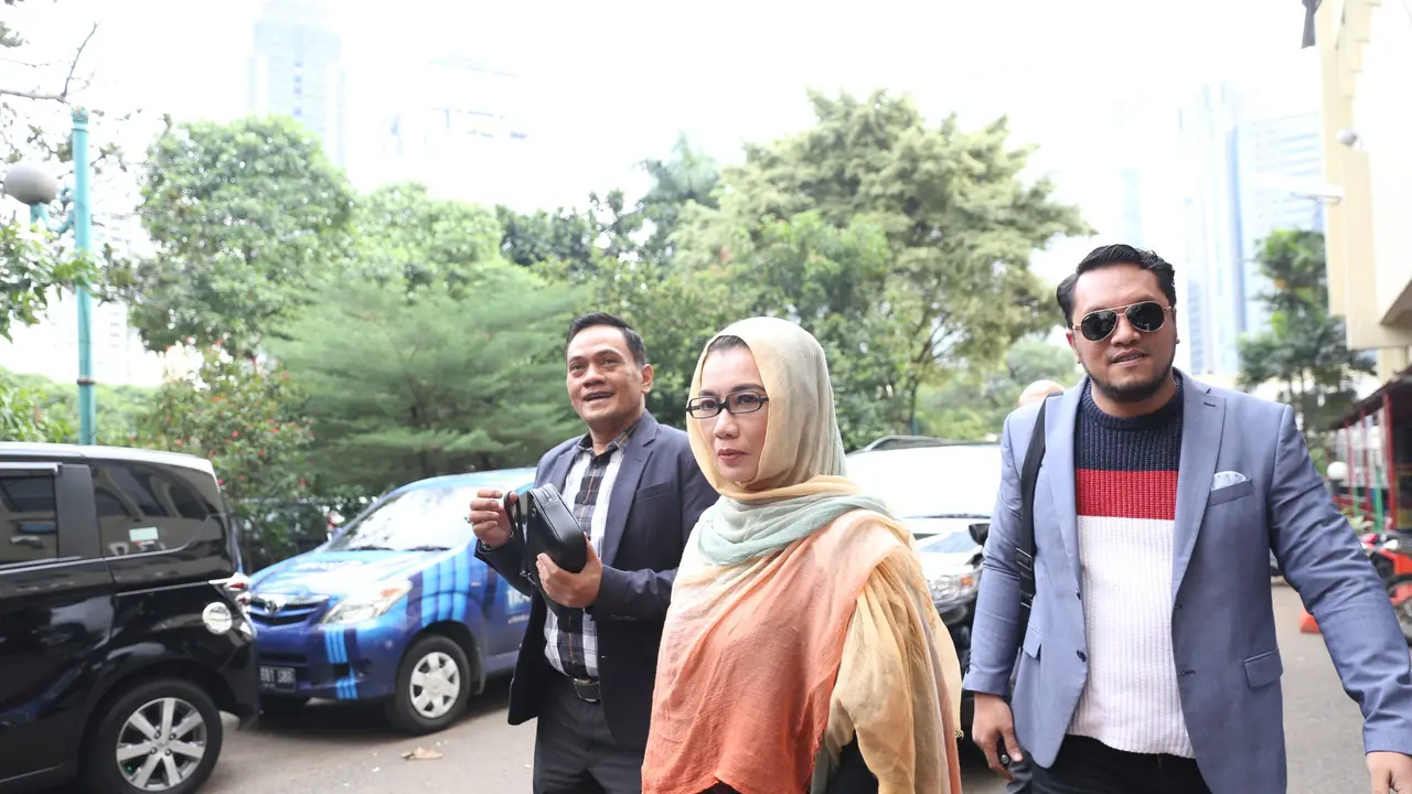 [Bintang] Reza Artamevia dan kuasa hukum