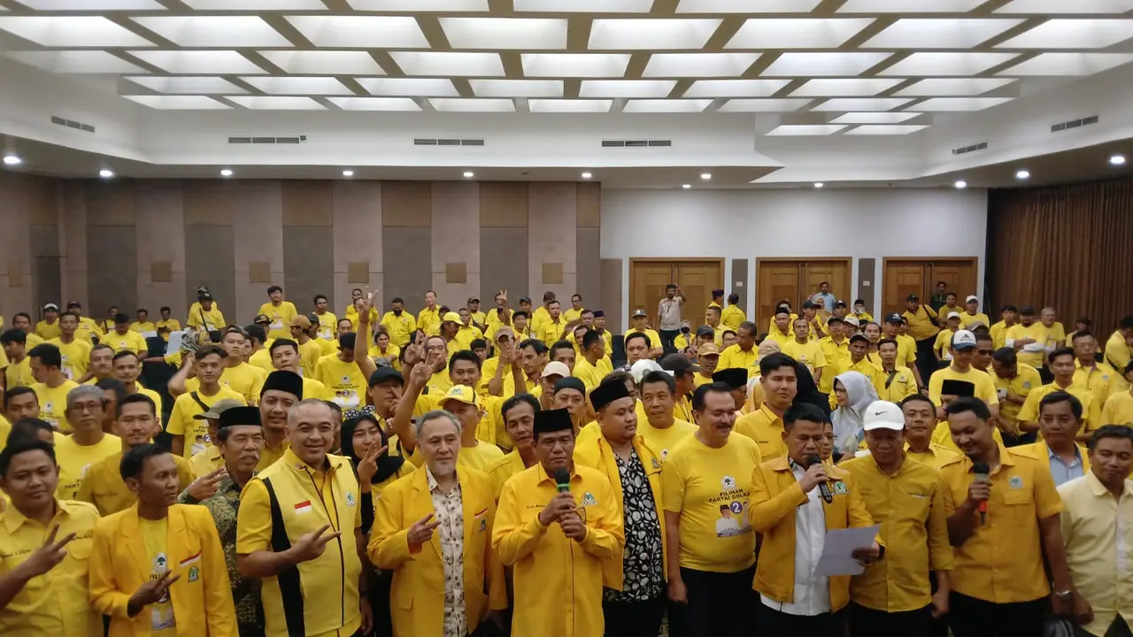 Pengurus Golkar Kabupaten Tangerang konsolidasi penguatan pemenangan pasangan calon Bupati-Wakil Bupati Tangerang, Maesyal Rasyid dan Intan Nurul Hikmah (MADANI), sekaligus bentuk saksi di Hotel Lemo, Kelapa Dua (Istimewa)