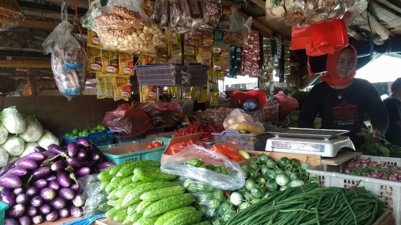 Pedagang sayur mayur di pasar Griya Bukit Jaya, Bogor. Foto: Liputan6.com/Ine Vania Putri