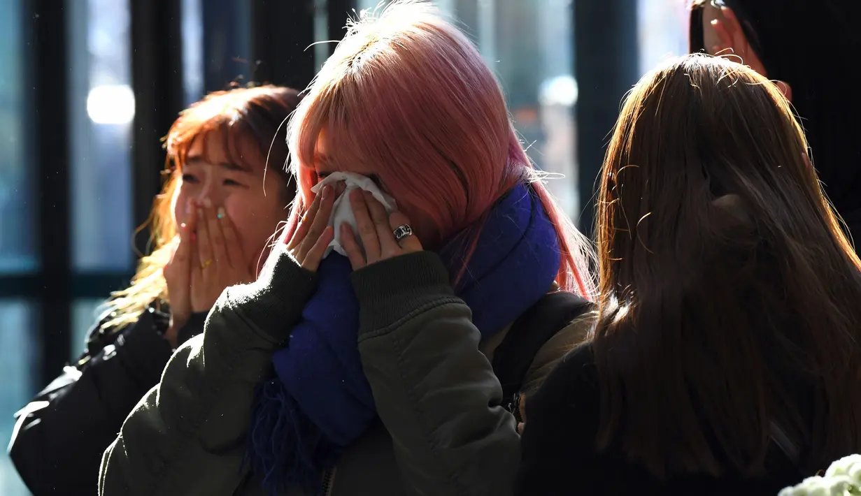 "Kami akan mengumumkan segera dan terima kasih atas pengertian kalian," tutup pihak SM Entertainment.