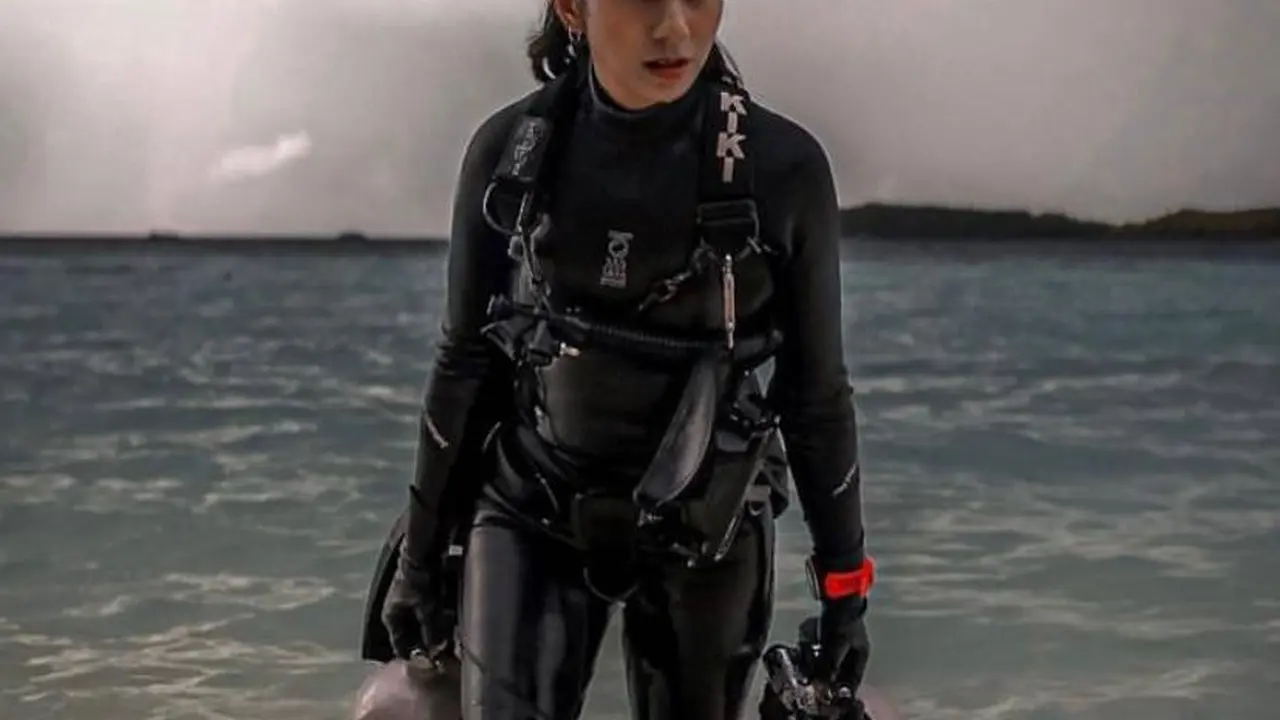 Kirana Larasati, single mom yang sibuk jadi instruktur diving