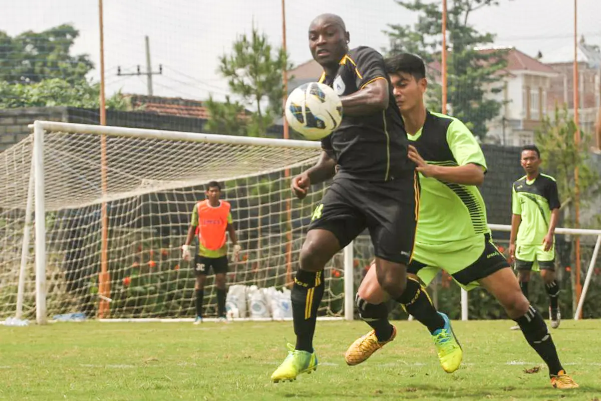 Emmanuel Kenmogne Persipura Jayapura