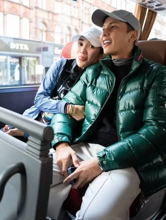 Ussy Sulistiawaty dan Andhika Pratama [Instagram/ussypratama]