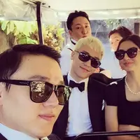 Raline Shah mengunggah foto dirinya bersama Seungri BigBang