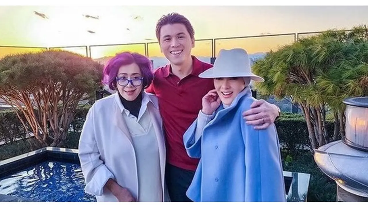 6 Potret Akrab Syahrini dan Ibu Mertua di Jepang, Sempat Dikabarkan Tak Akur
