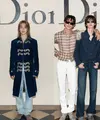 Jonathan Anderson pamerkan koleksi menswear pertamanya dengan gaya aristokrat Eropa. Peragaan busana di Paris Men's Fashion Week disaksikan oleh para Dior Boy yang mencuri perhatian [Dior]