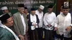 Bakal Calon Wakil Presiden, Ma'ruf Amin, bersilaturahmi dengan keluarga besar Pondok Pesantren Sunan Drajat, Lamongan, Jawa Timur. Dalam safari silaturahim yang diikuti ratusan santri dan pengurus pondok pesantren, Ma'ruf Amin meminta doa agar terpil...