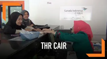 Ratusan pensiunan di Kendari baik dari TNI, Polri, dan sipil menikmati turunnya tunjangan hari raya atau THR.