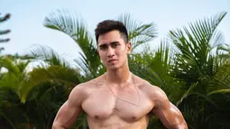 Memiliki body goals yang diinginkan banyak orang merupakan sebuah anugerah tersendiri. Seperti Verrel Bramasta yang postur tubuhnya banyak dipuji oleh netizen. (FOTO: instagram.com/bramastavrl/)