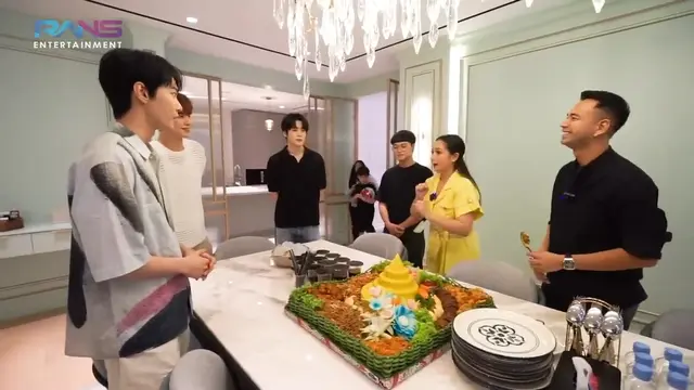 NCT DoJaeJung kunjungi rumah baru Raffi Ahmad dan Nagita Slavina (Foto: Youtube Rans Entertainment)