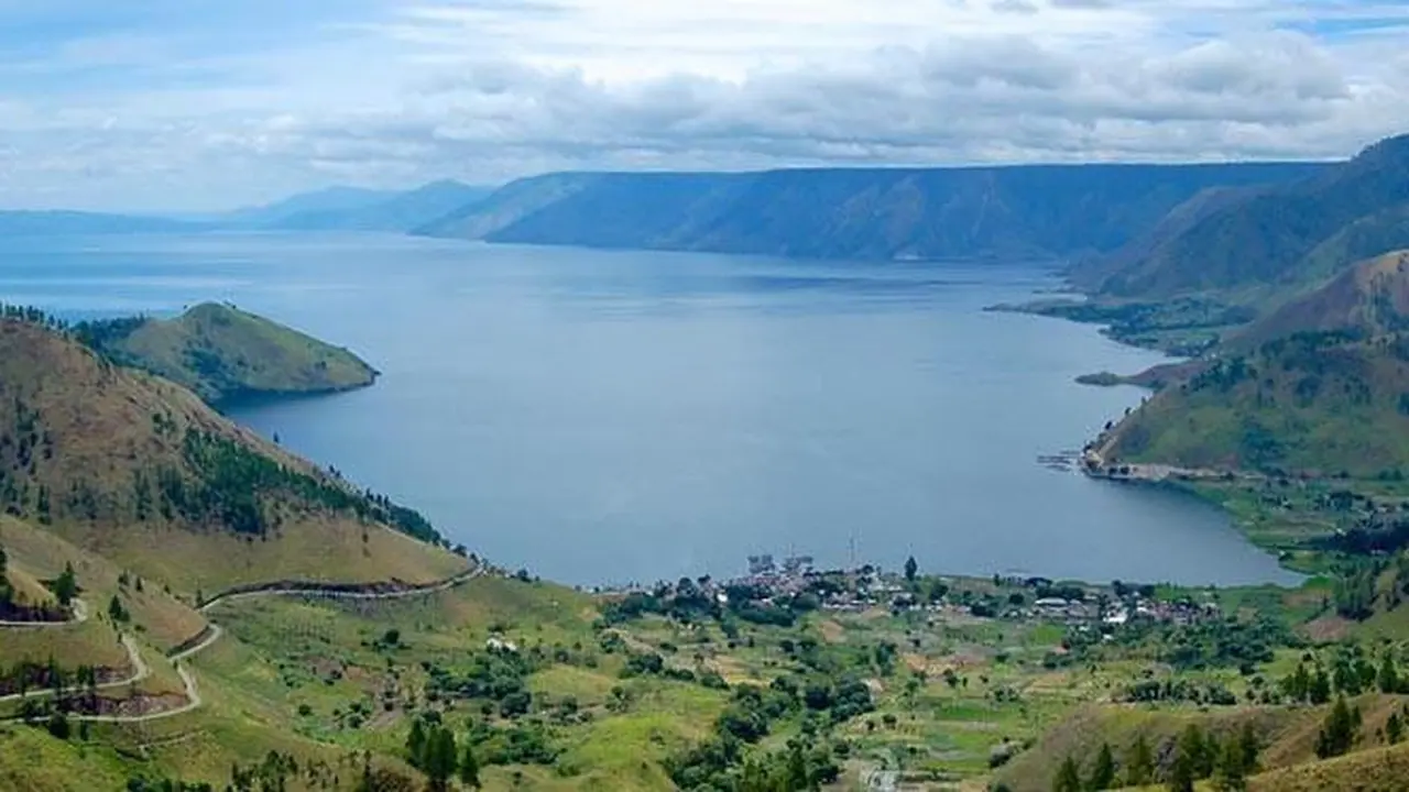 Bagi Anda yang penasaran, silakan jajal sport tourism keren di ’10 Bali Baru’ ini. Rute larinya diset sangat menarik.