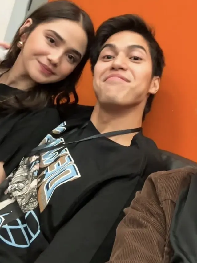 Makeup Syifa Hadju di Konser Dewa 19 All Star. [@dash_zayd]