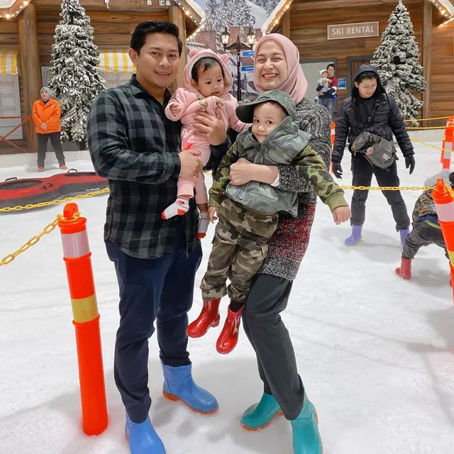 Segera Dikaruniai Anak Lagi, 5 Artis Ini Umumkan Kehamilannya dengan Penuh Kebahagiaan